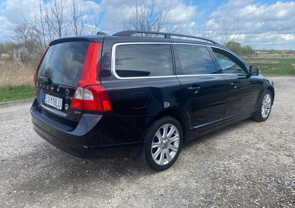 Volvo V70 cena 28900 przebieg: 248000, rok produkcji 2010 z Lublin małe 254